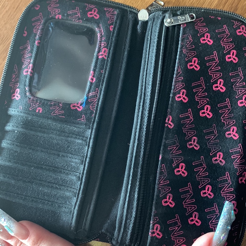 TNA Wallet - Picture 4 of 6